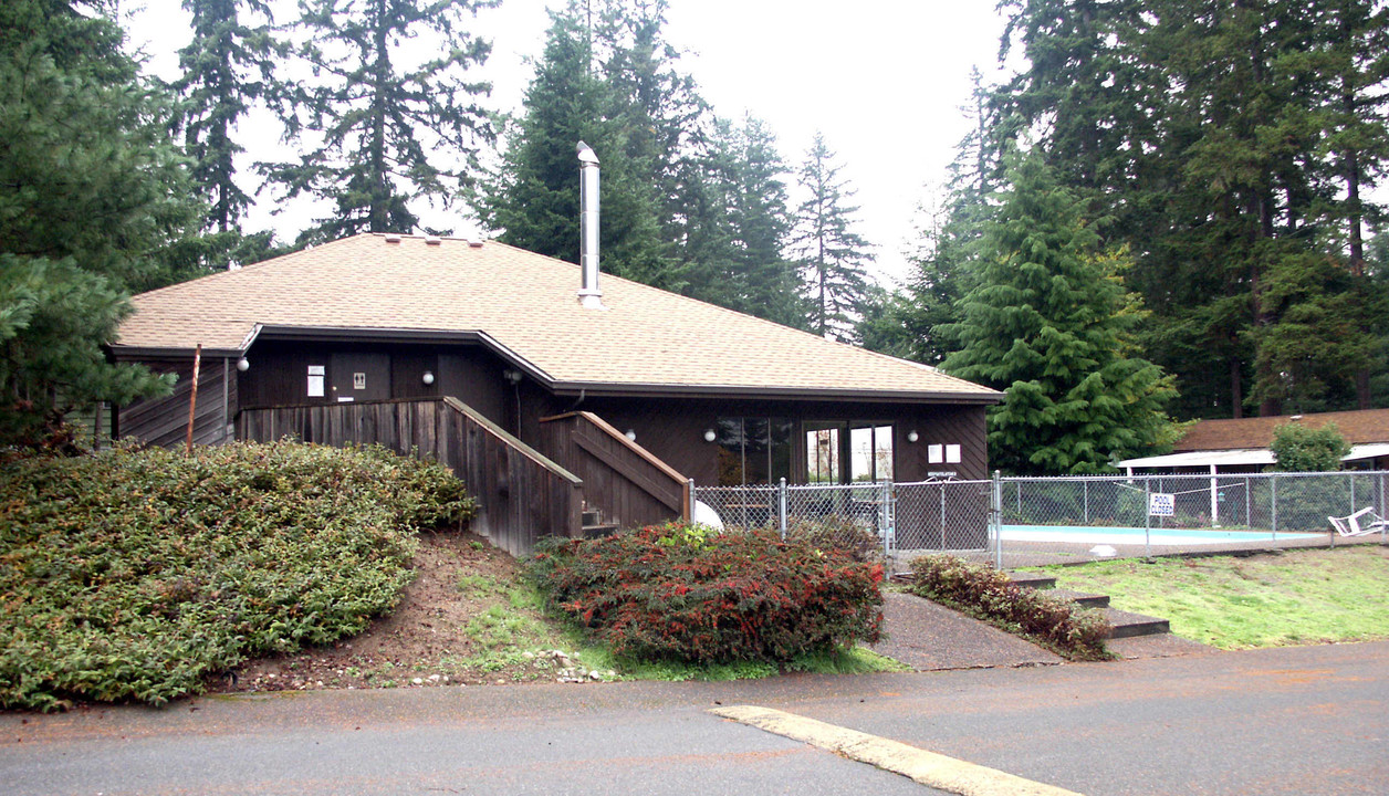 Evergreen Estates in Lynnwood, WA - Building Photo