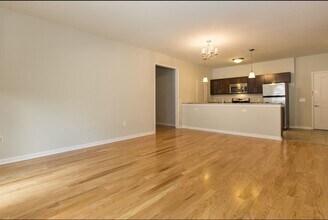 76 St Pauls Ave-Unit -2D in Jersey City, NJ - Building Photo - Building Photo