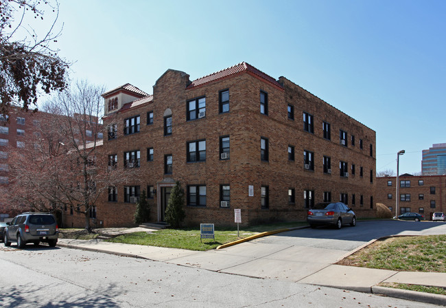 Plaza Terrace in Kansas City, MO - Foto de edificio - Building Photo