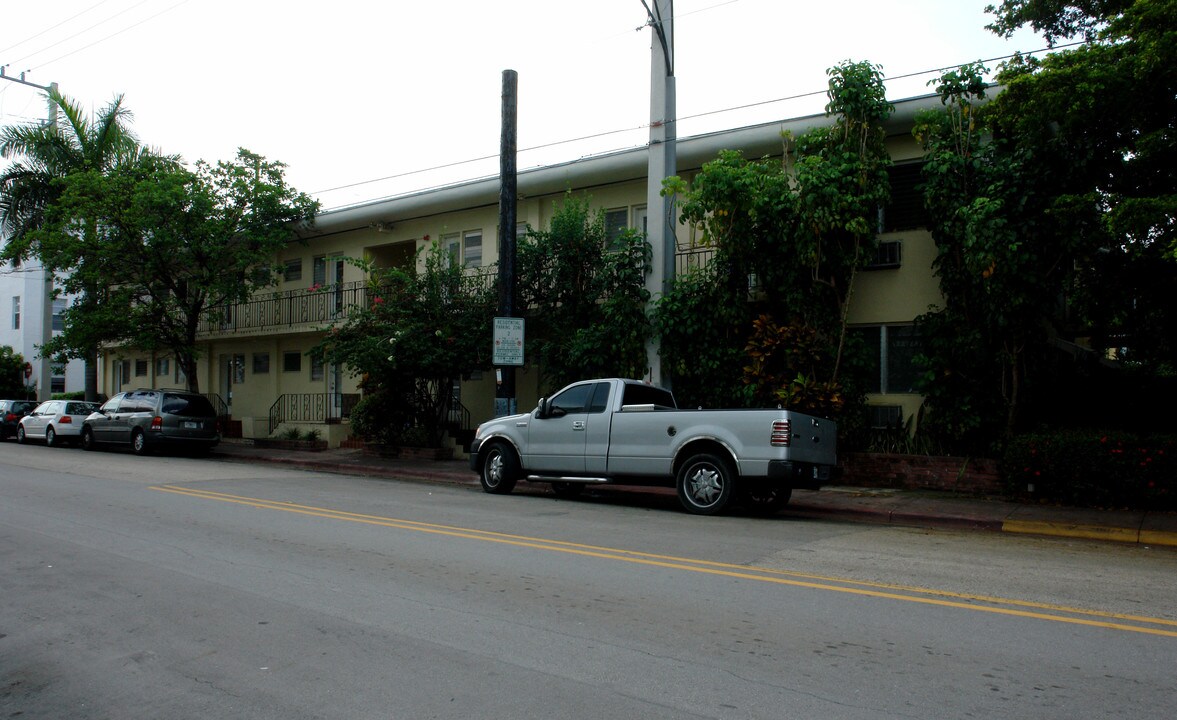 1361 Euclid Ave in Miami Beach, FL - Foto de edificio