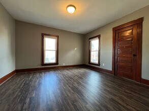 117 E 8th St in Muscatine, IA - Building Photo - Building Photo