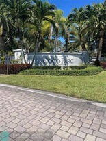 831 Lyons Rd in Coconut Creek, FL - Building Photo
