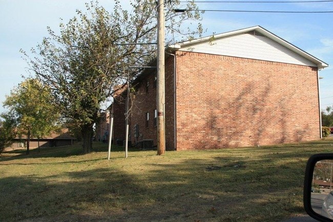 Tara Apartments in Mountain Home, AR - Foto de edificio - Building Photo