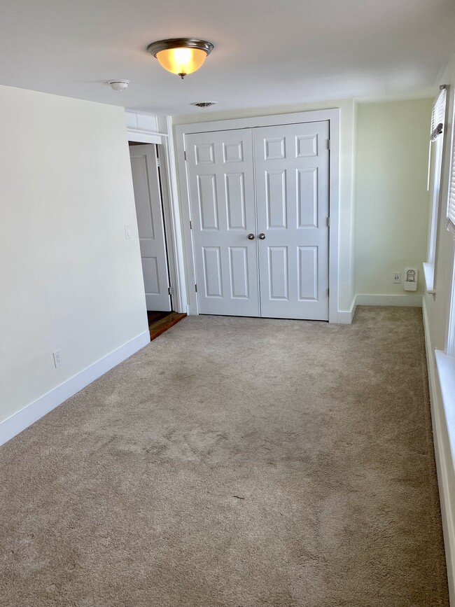 212 N George St, Unit 201 in Charles Town, WV - Building Photo - Building Photo