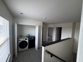 112 Day Lily Ln in Wentzville, MO - Building Photo - Building Photo