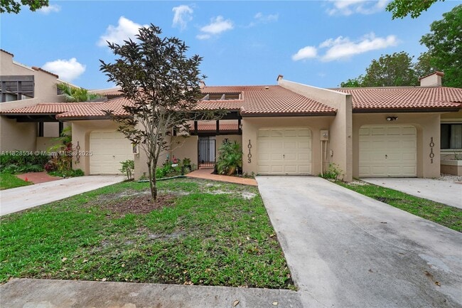 10103 Costa Del Sol Blvd in Doral, FL - Building Photo - Building Photo