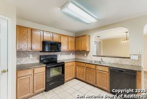 9034 Barkwood in Universal City, TX - Building Photo - Building Photo