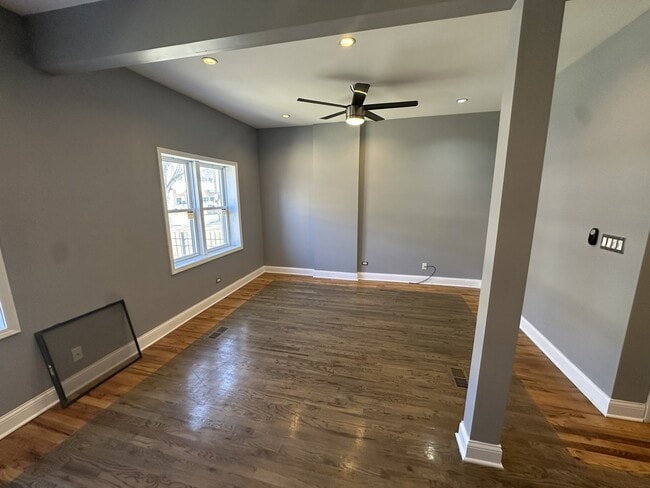 10452 S Maryland Ave in Chicago, IL - Foto de edificio - Building Photo