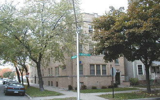 3700 N Bosworth Ave Apartments