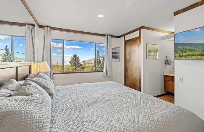 94 John Muir Rd in Mammoth Lakes, CA - Building Photo - Building Photo