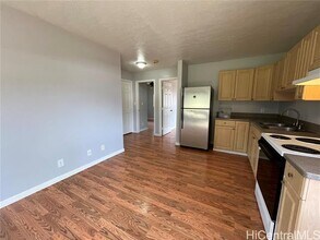 98-042 Lokowai St in Aiea, HI - Building Photo - Building Photo