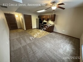 214 S Kline St in Aberdeen, SD - Building Photo