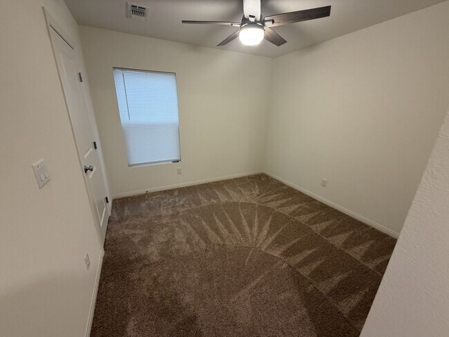 6929 Cottage Vis Ave in Las Vegas, NV - Building Photo - Building Photo