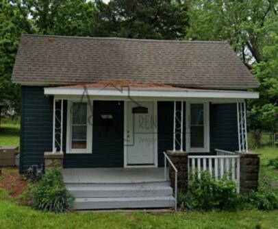 2005 S Locust St in Pittsburg, KS - Building Photo