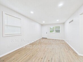 100 S Oxford Ave in Independence, MO - Building Photo - Building Photo