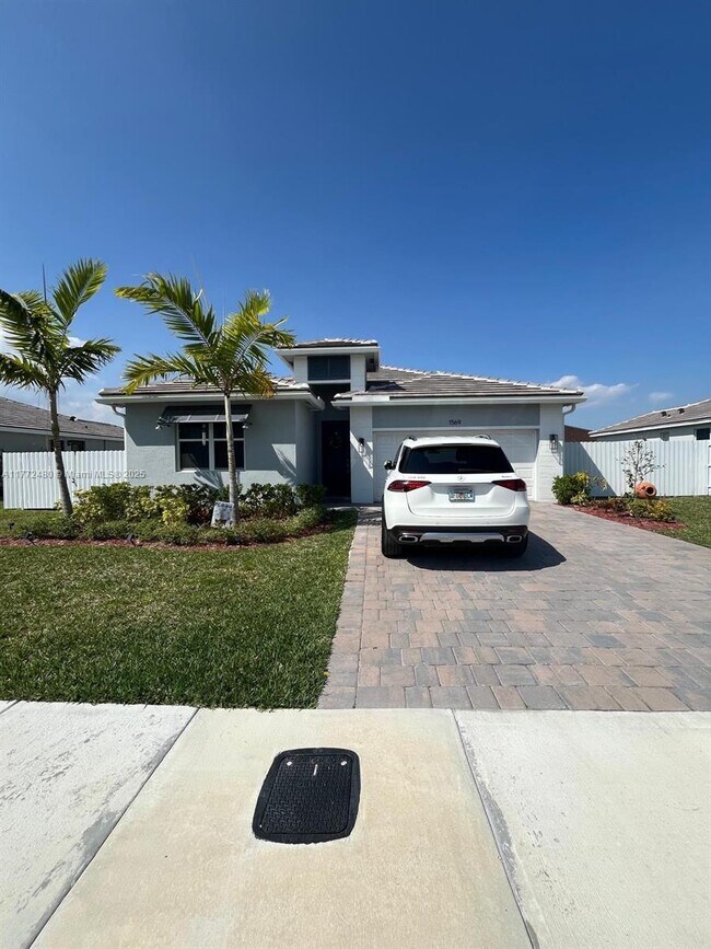property at 1569 SE 6th St