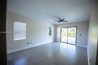 9815 NW 43rd St in Sunrise, FL - Building Photo - Building Photo
