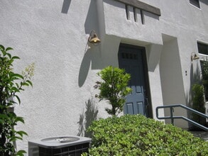 16908 Robins Nest Way, Unit Unit 1 in San Diego, CA - Building Photo - Building Photo