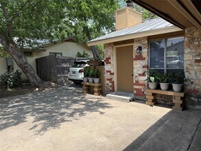 2104 Conestoga Trail in Austin, TX - Building Photo - Building Photo