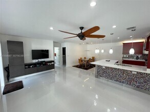 214 NE 108th St in Miami, FL - Building Photo - Building Photo