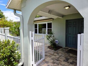 9071 Ridge Rd in Seminole, FL - Building Photo - Building Photo