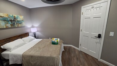 1421 S Carey St, Unit B2 in Baltimore, MD - Foto de edificio - Building Photo