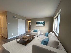 822 Whitethorne Ave in Columbus, OH - Building Photo - Building Photo