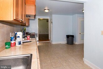 330-332-332 E Broadway in Salem, NJ - Building Photo - Building Photo