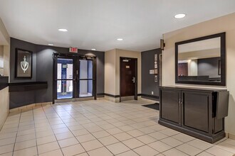 Furnished Studio-Houston - Westchase - Ric in Houston, TX - Foto de edificio - Building Photo