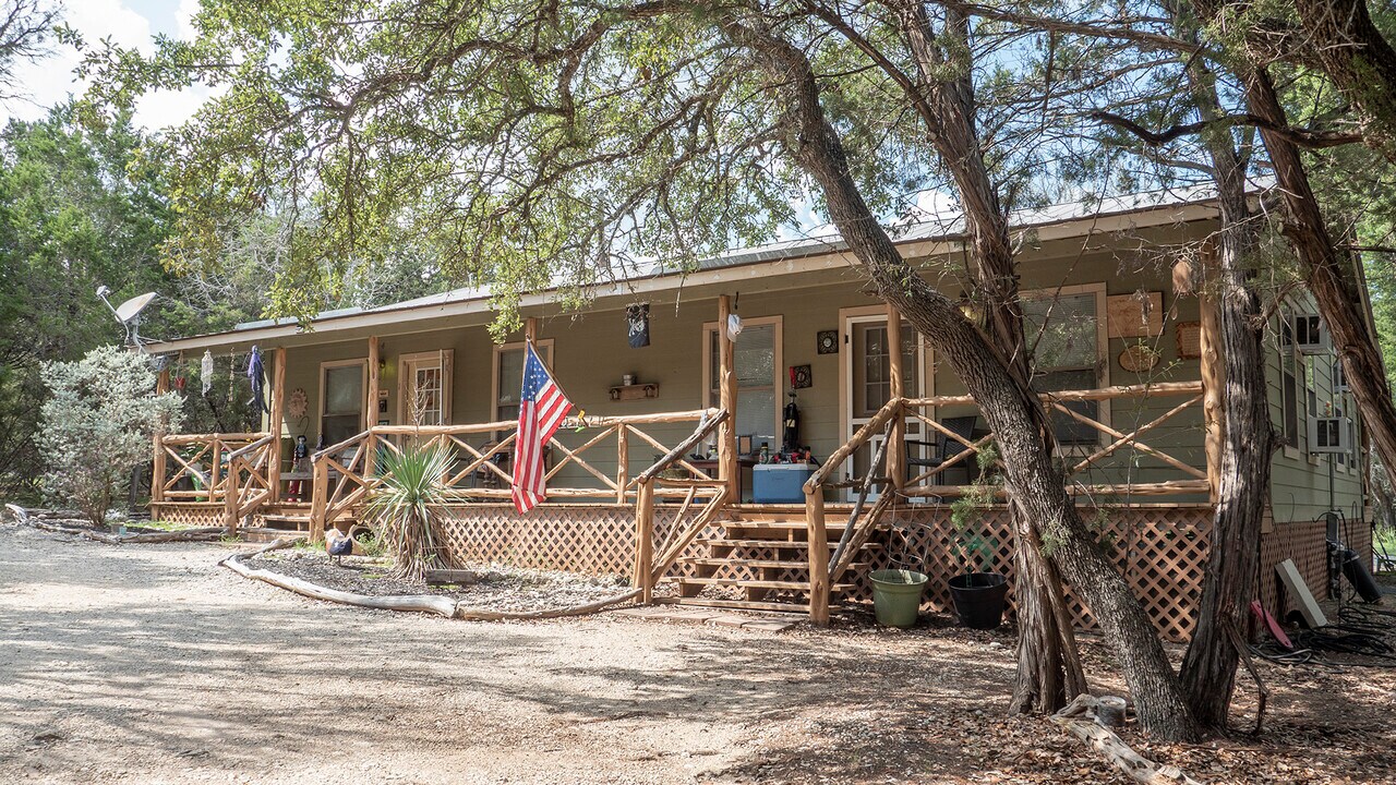 123 Walnut Grove Rd, Unit 5 in Boerne, TX - Foto de edificio