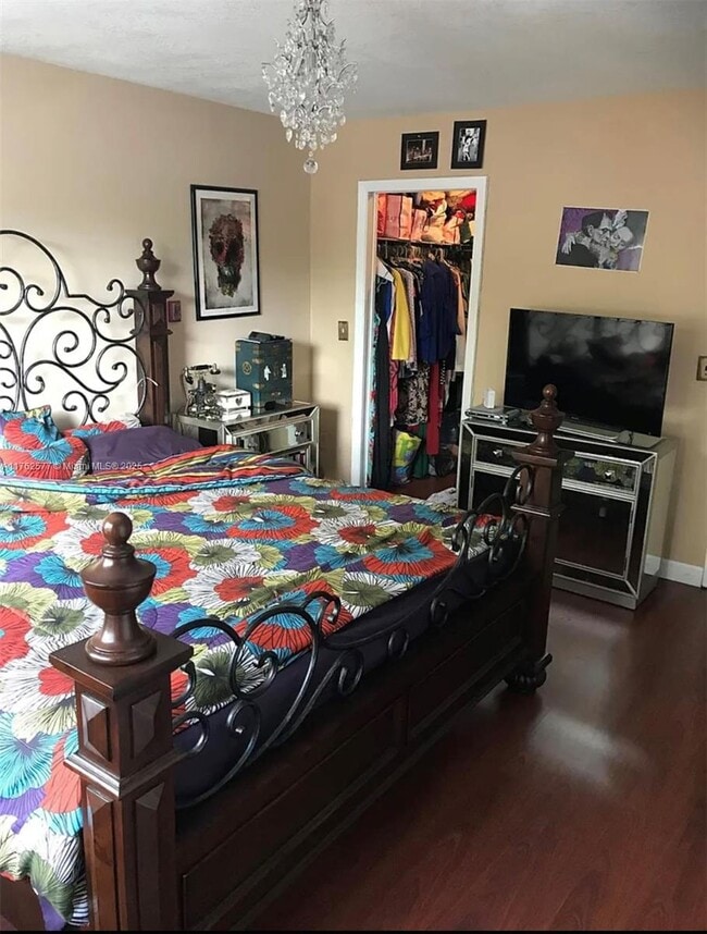 17000 NW 67th Ave in Hialeah, FL - Building Photo - Building Photo