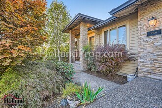 3000 NW Chapin Dr in Portland, OR - Building Photo - Building Photo