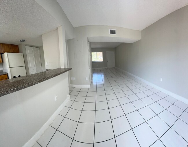 11570 NW 39th St in Coral Springs, FL - Building Photo - Building Photo