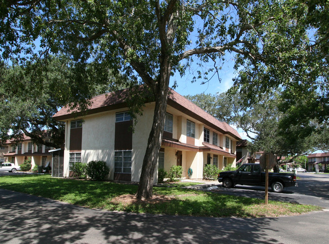 201 Elliot Ave in Sarasota, FL - Foto de edificio - Building Photo