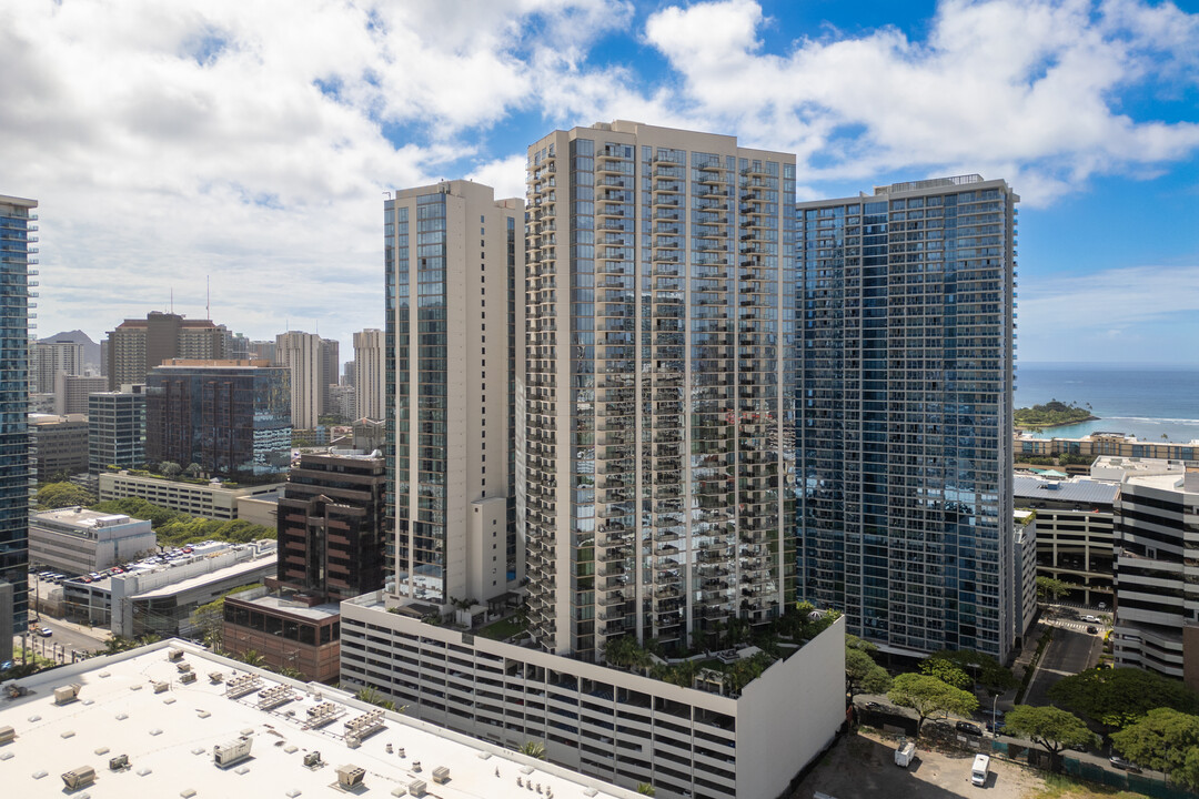 Sky Ala Moana in Honolulu, HI - Building Photo