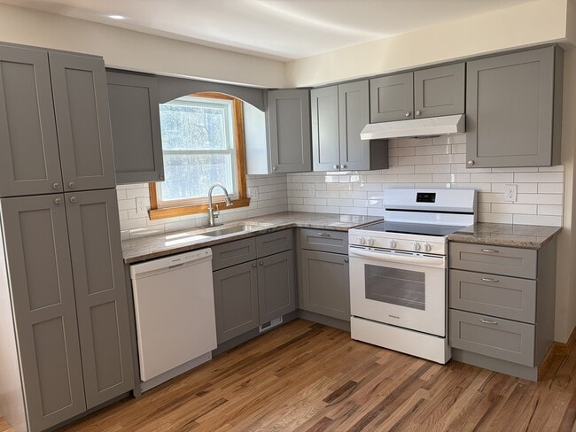 property at 3 Carmen St