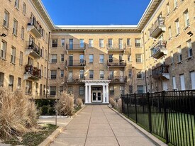 1401 Columbia Rd NW in Washington, DC - Building Photo