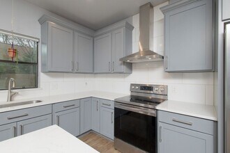 734 Essex St in San Antonio, TX - Building Photo - Building Photo