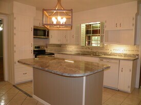 212 Priscilla Dr in Fort Walton Beach, FL - Building Photo