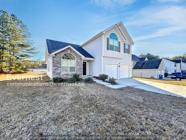 6888 Smoke Ridge Dr in College Park, GA - Foto de edificio - Building Photo