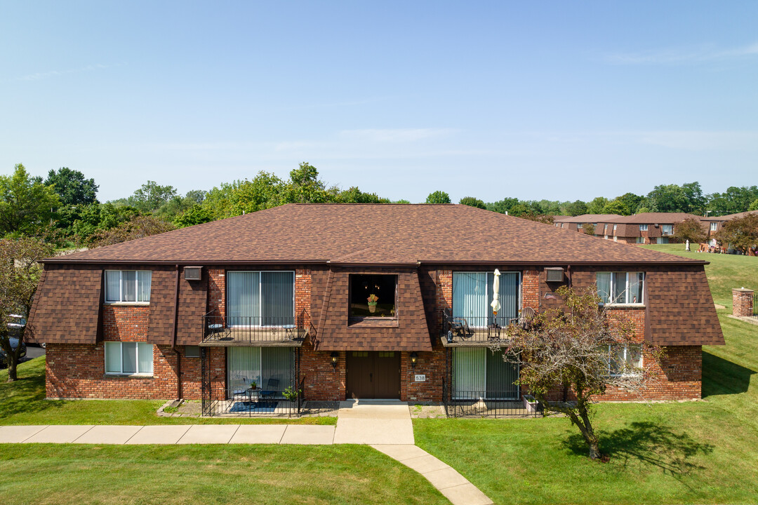 Birchwood Square Apartments in West Seneca, NY - Foto de edificio