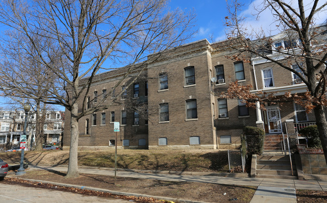 1006 Webster St NW in Washington, DC - Building Photo - Building Photo