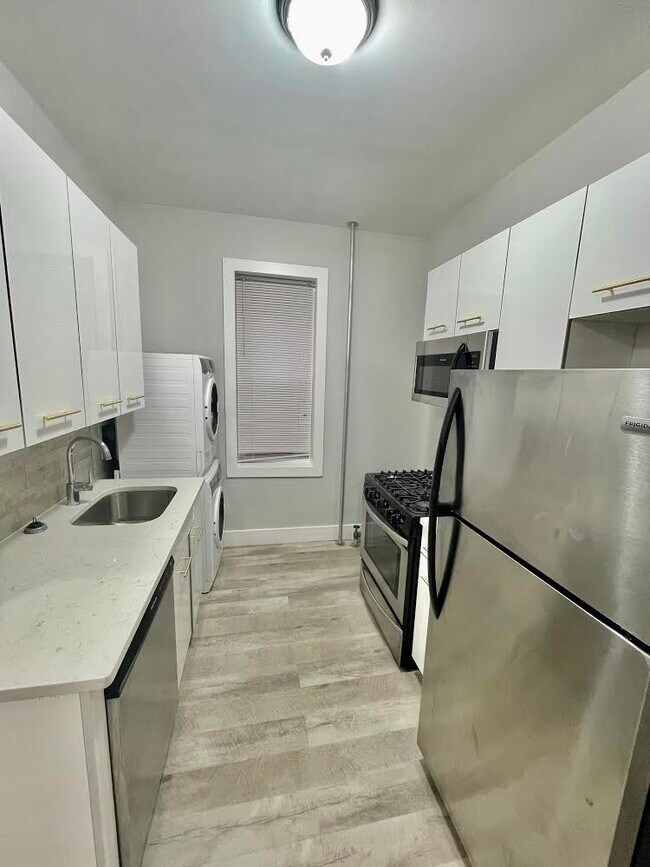 121 Roosevelt Ave Rentals in Jersey City, NJ