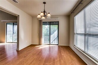 4402 Holland Ave in Dallas, TX - Building Photo - Building Photo