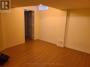 80 Gulfbrook Cir in Brampton, ON - Building Photo - Building Photo