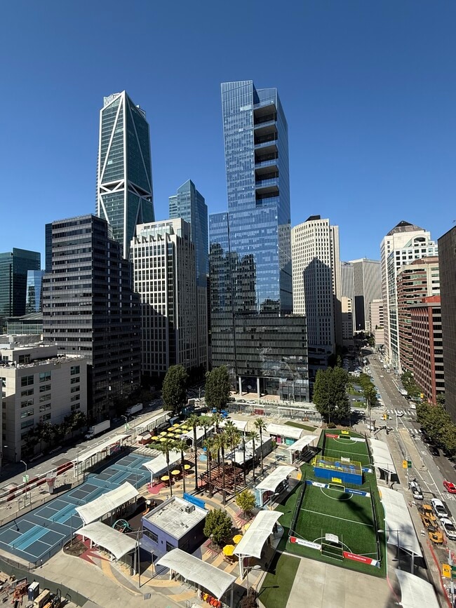 Lark Landing in San Francisco, CA - Building Photo - Building Photo