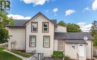 87 Simcoe Rd in Bradford West Gwillimbury, ON - Building Photo