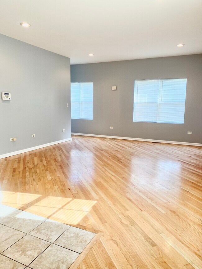 3418 W Fulton Blvd, Unit 2nd Floor apartment in Chicago, IL - Building Photo - Building Photo