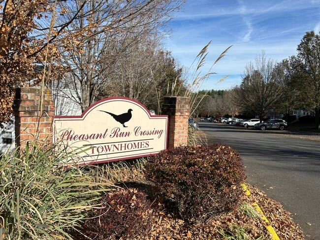 411 Laurence Ln in Blacksburg, VA - Foto de edificio - Building Photo