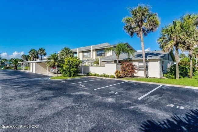 170 Palmetto Ave in Indialantic, FL - Foto de edificio - Building Photo